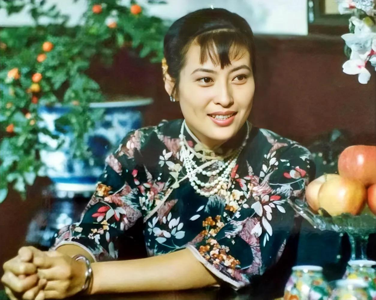 原来许娣年轻时是这么美的，都被电视剧里的角色骗了。