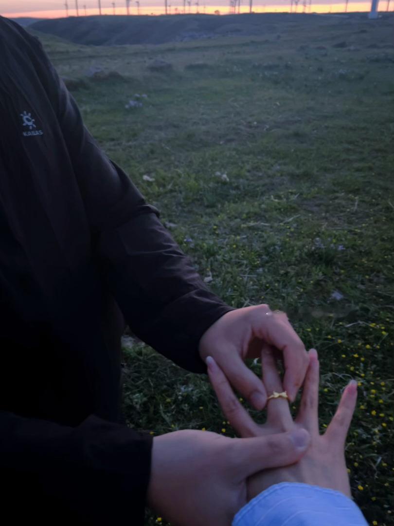 在我嘀咕了一整年求婚没惊喜之后，哥终于惊喜一次。