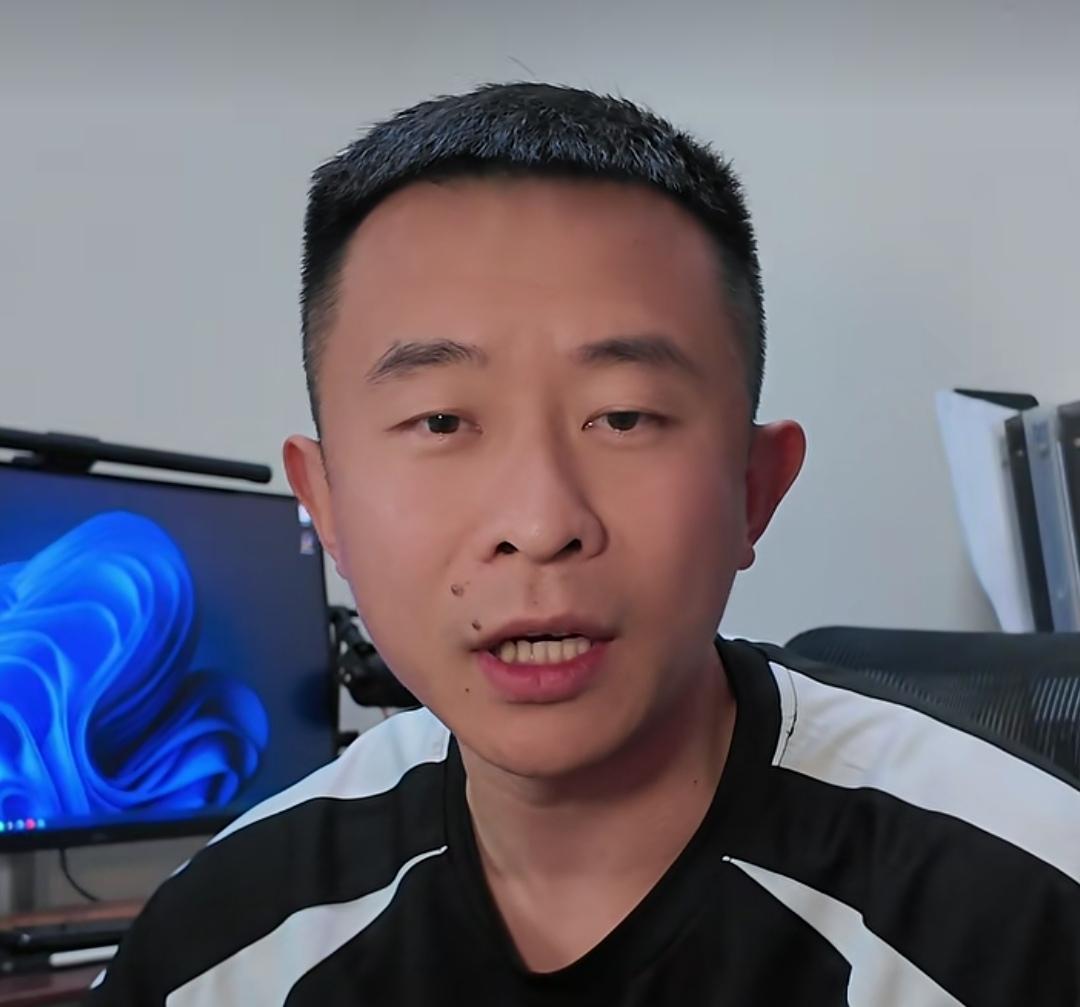 丁佳宁直言问题！内线双塔半场仅1篮板，防守不敢协防漏洞尽显
 
男篮大比分不敌日