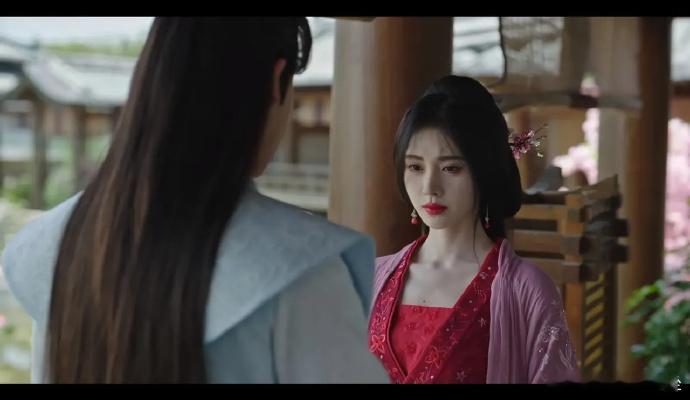 不管是哪个朝代，未婚的千金小姐也不会是这样的发型… ​ ​​​