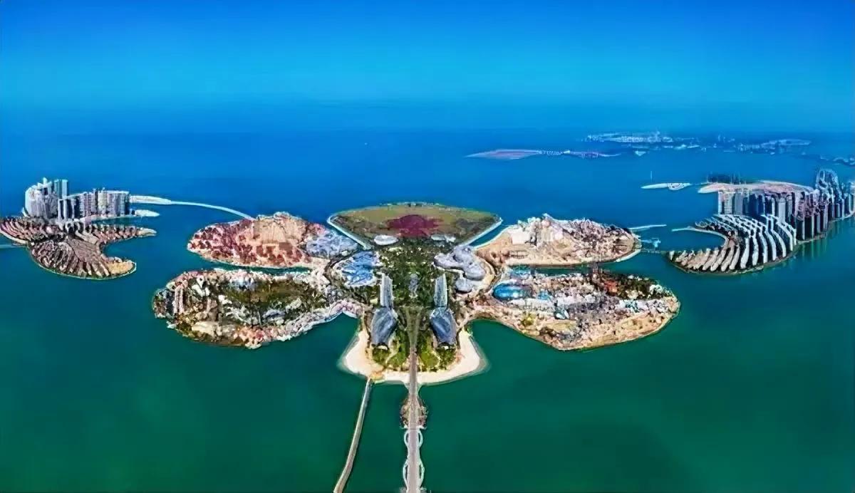 恒大何时跌落神坛？

810亿项目成转折点？

说起恒大的下坡路，2013年启动