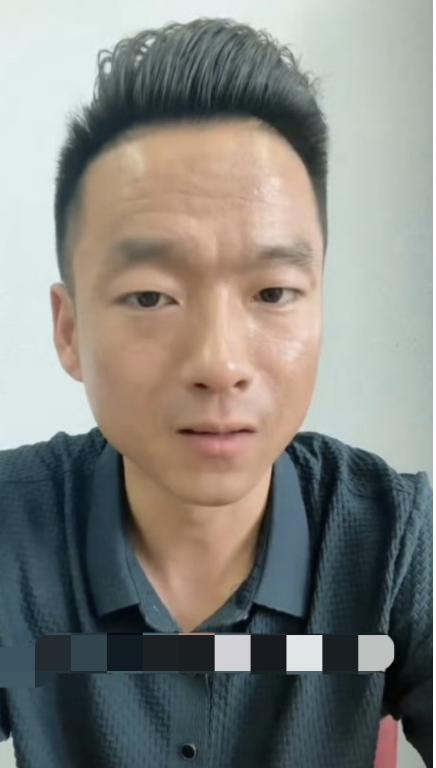 比摸臀女还不要脸的人出现，

他就是捏造“资助女生5年反被威胁”的姚月茂。

他
