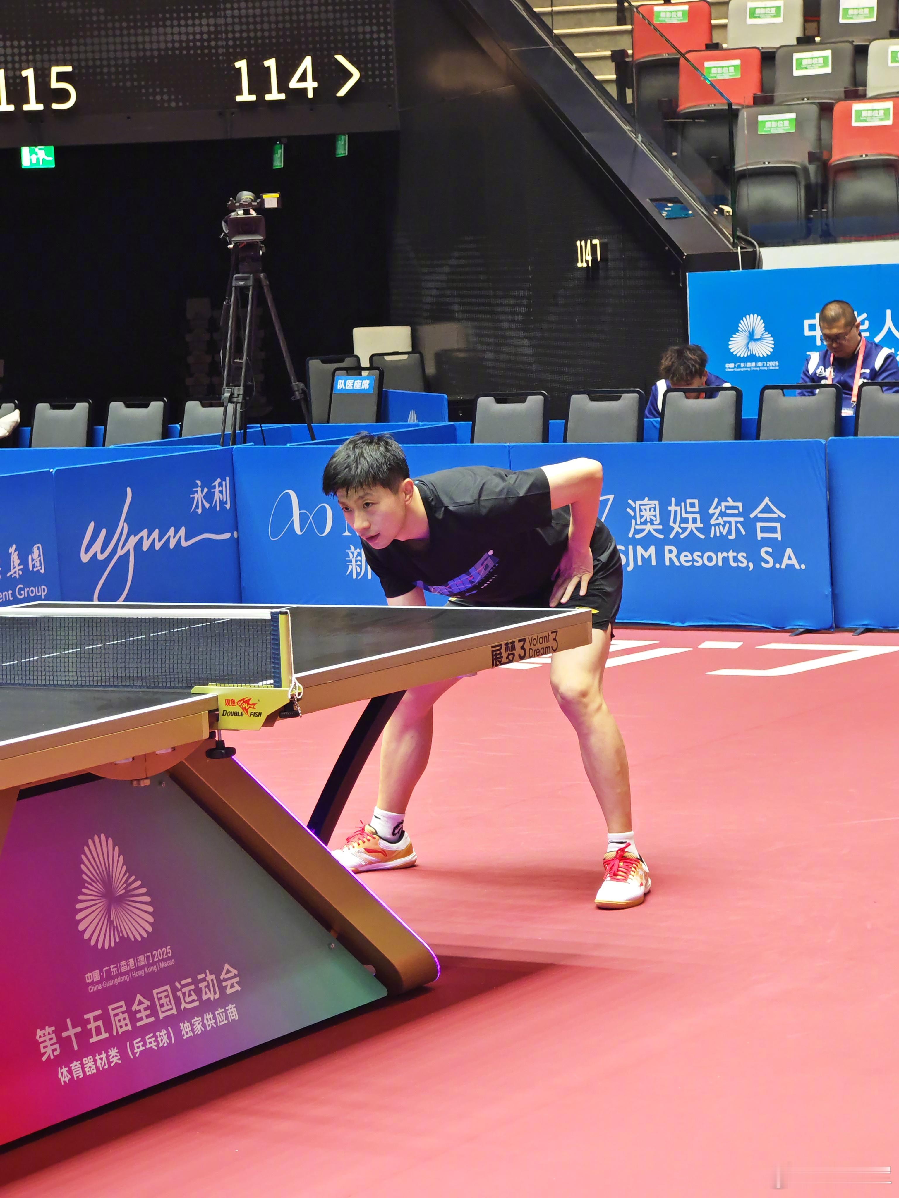 马龙进行热身训练！ 