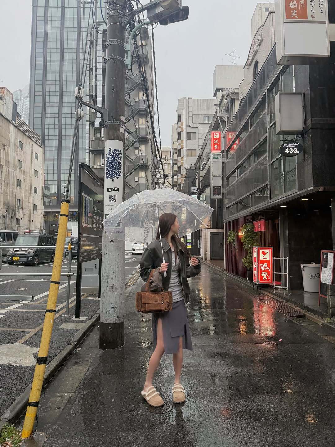 雨中漫步我人没了这么大的伞应该能装得下我 