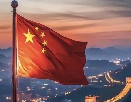 中日这次好像闹的挺严重，不少日本人都瞧出不对劲儿了，高市早苗一门心思要在中日关系