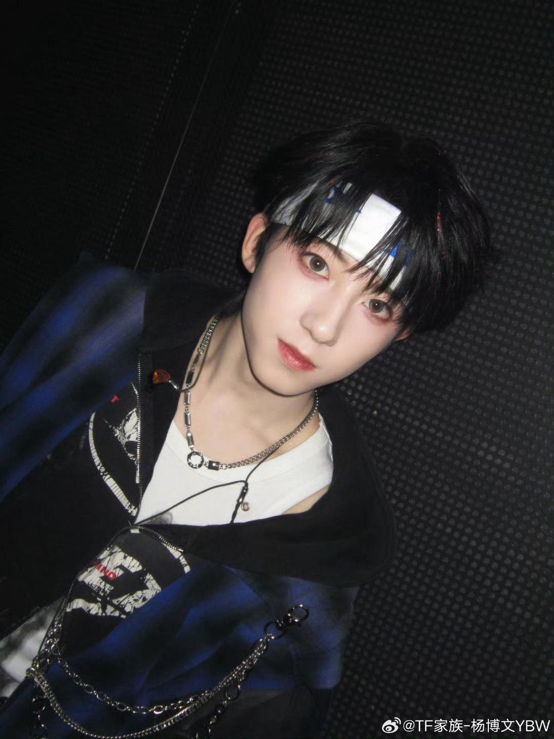 杨博文千纸鹤杨博文wwzz，杨博文是四代最棒最优秀的 