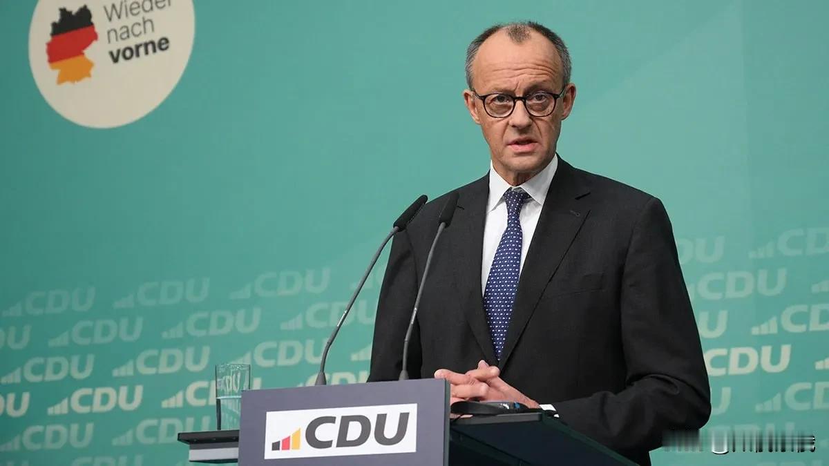 德国总理默茨明确反对网民匿名发言

德国总理莫茨在接受《明镜周刊》采访时表示，他