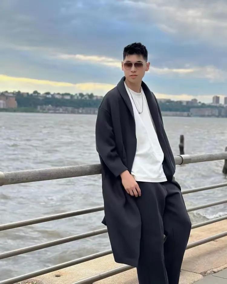 加油靓仔！明日崔永熙不管有没有被选上，我觉得都已经成功了一半！他很好地完成了这次