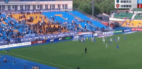 不鸣则已一鸣惊人！谁见过守门员这么跑的？[捂脸][捂脸][捂脸]速度与激情，真的