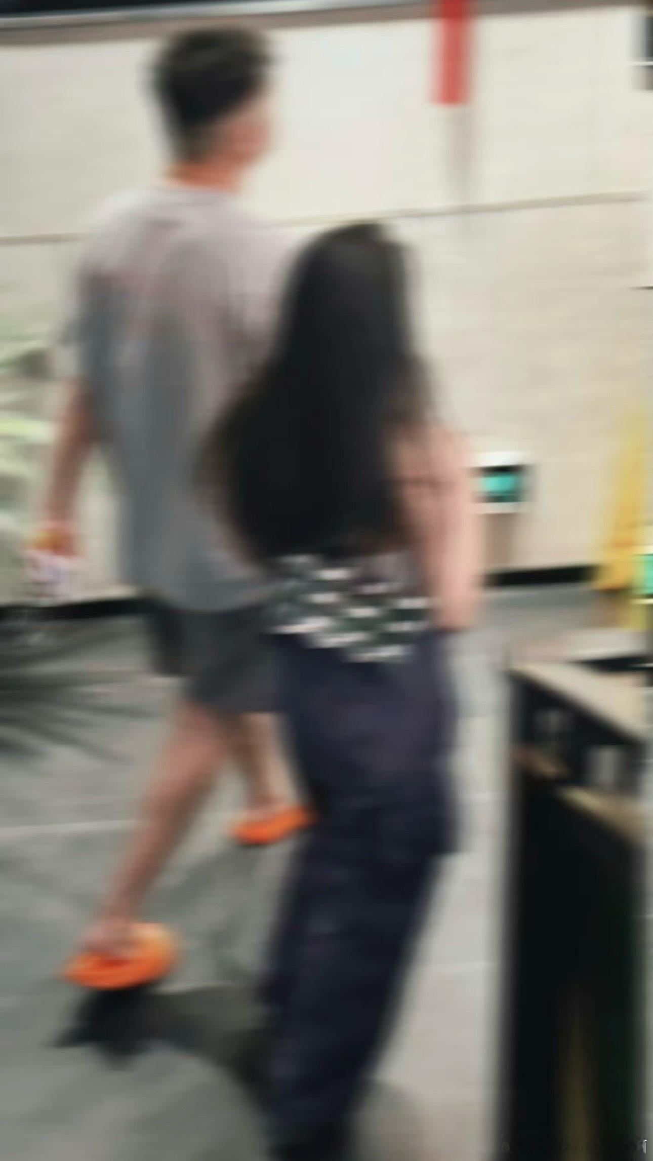 烟花会谢笙歌会停 显得这故事尾声更动听 ​​​