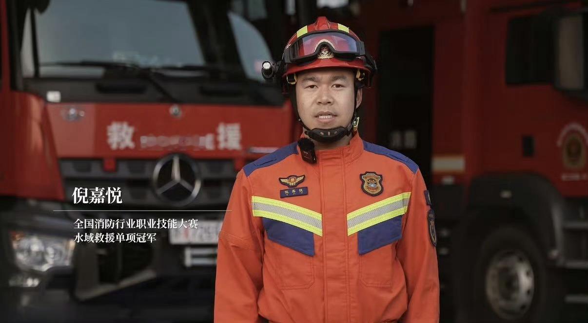 芒果的人脉声鸣远扬总决赛夺冠的一条宣传片里，为了即将诞生的冠军，召唤出了各行各业