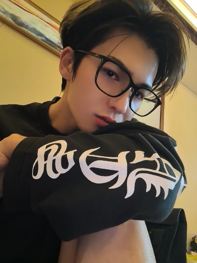 朱正廷这张营业好男友[awsl] ​​​