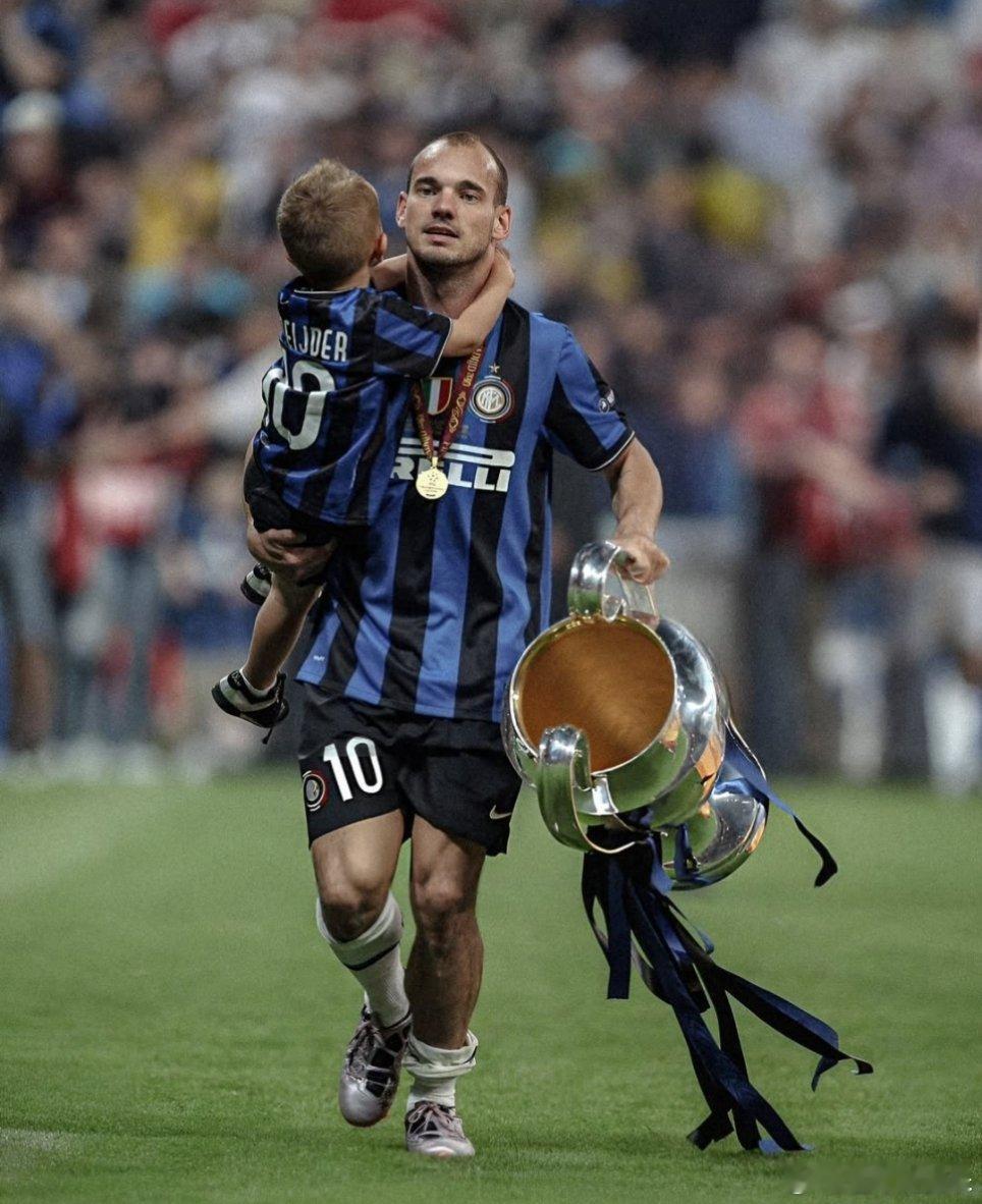 斯内德：我从阿贾克斯起步，在加拉塔萨雷也度过了很棒的时光，职业最重要的俱乐部但我