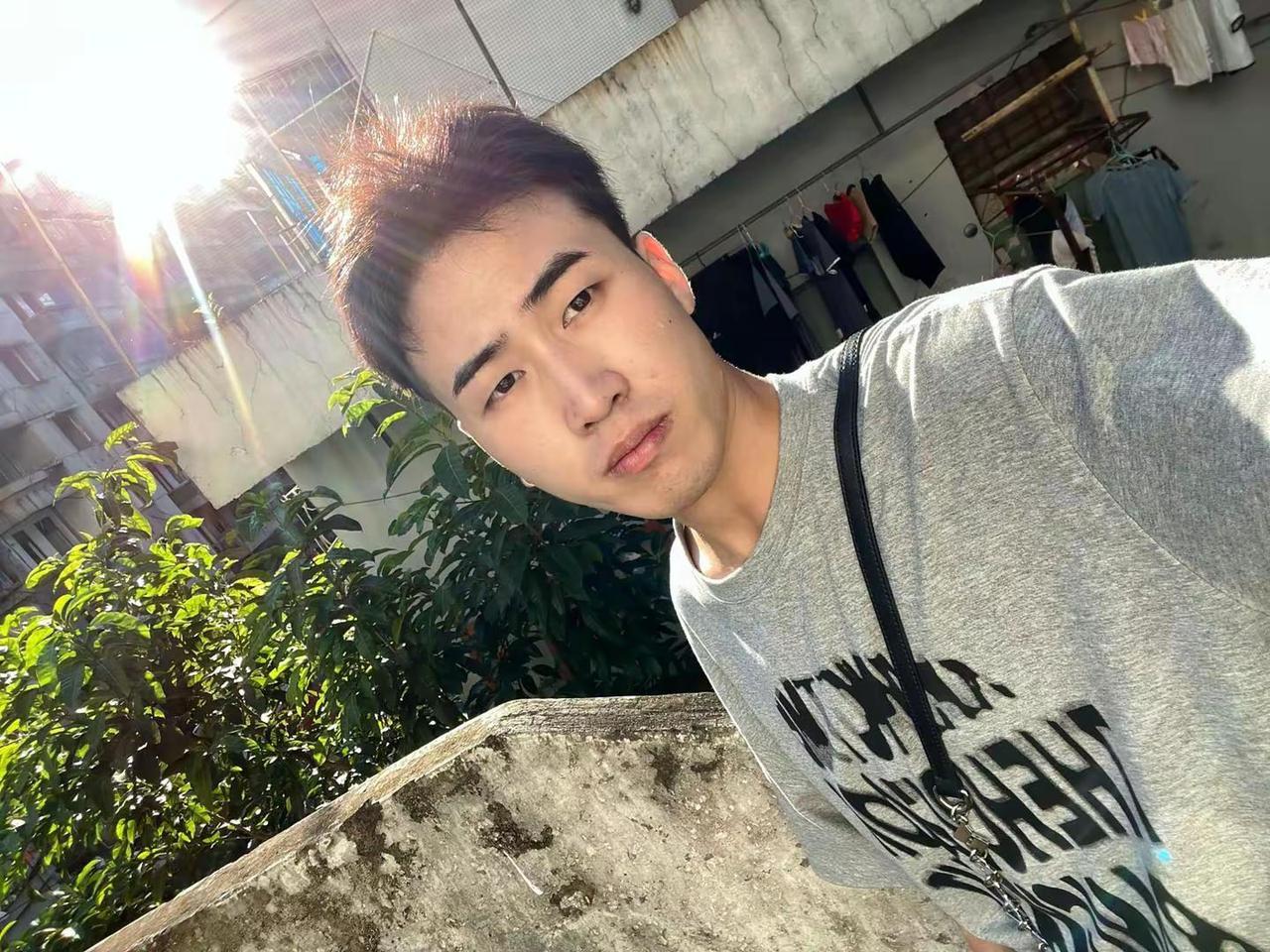 早知道青春比胶卷贵，我就不吝啬快门了。我的青春 回忆