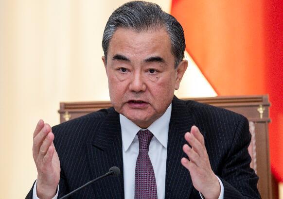 王毅下周就要去马尼拉开东盟外长会，结果中国日报偏偏在这个节骨眼上，发了一条把菲律