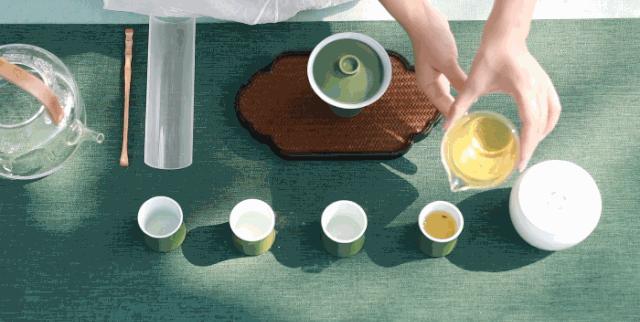 科学家推荐一个熬夜的补救方法：泡杯茶

茶叶中含有丰富的生理活性物质，能够对抗熬
