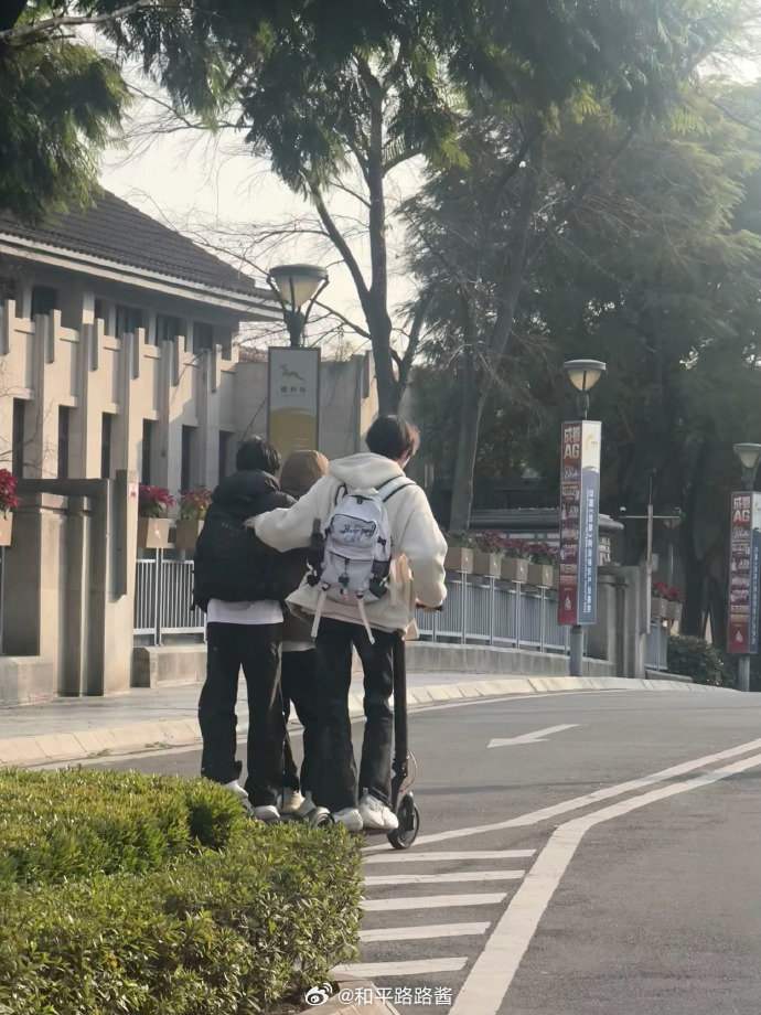 还以为摇上火力车了，原来是3人两辆啊小花花的反骨养成记 2026pel