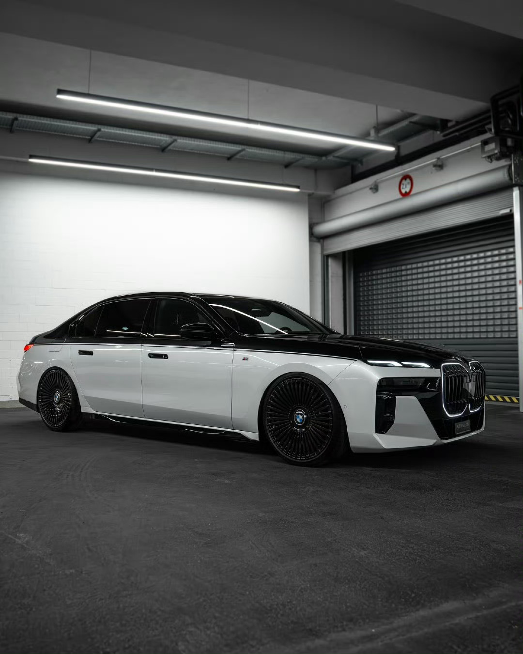 BMW 7 Series 🐼 ​​​