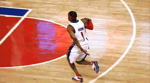 Allen Iverson 这个传球动作要领是 最后一下传球需要腰部发力 也是个