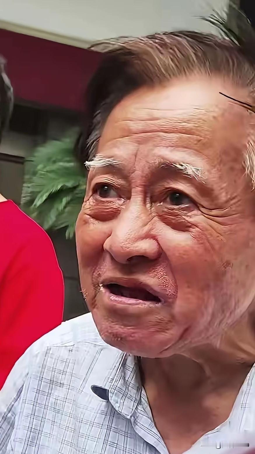 上海爷叔不适合炒股，他太认死理不会随机应变，他更不适合出门在家待着比较好，人一定