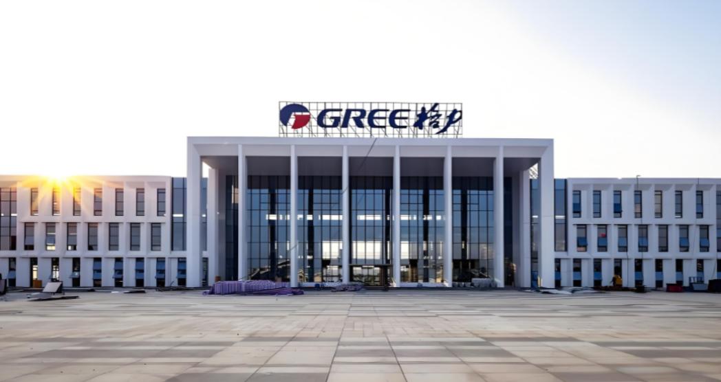 荷兰这波操作真是绝了！
刚出台新规卡我们脖子，不准中国买高端光刻机，结果你猜怎么