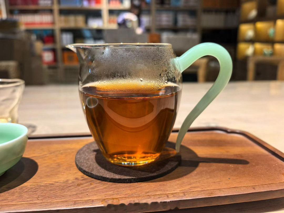 今天第一杯茶，一切的温暖和芬芳，都在心里。生活手记茶人莉语[超话]治愈系茶 ​​