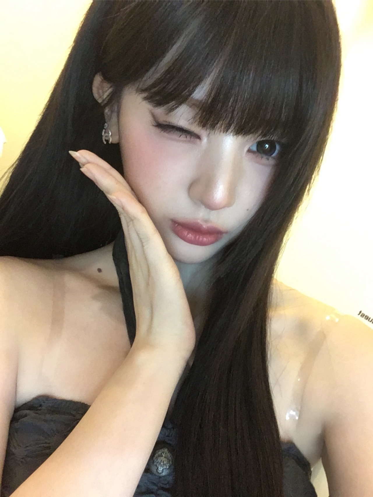 260719 COSMO ROOM更新高雄妍知tripleS组合郭妍知