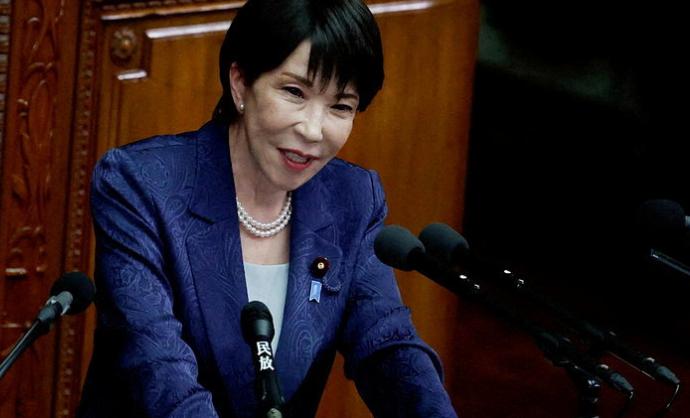 【高市新答辩：继承“村山谈话”立场】

高市在涉及中日关系的敏感历史问题上给出了