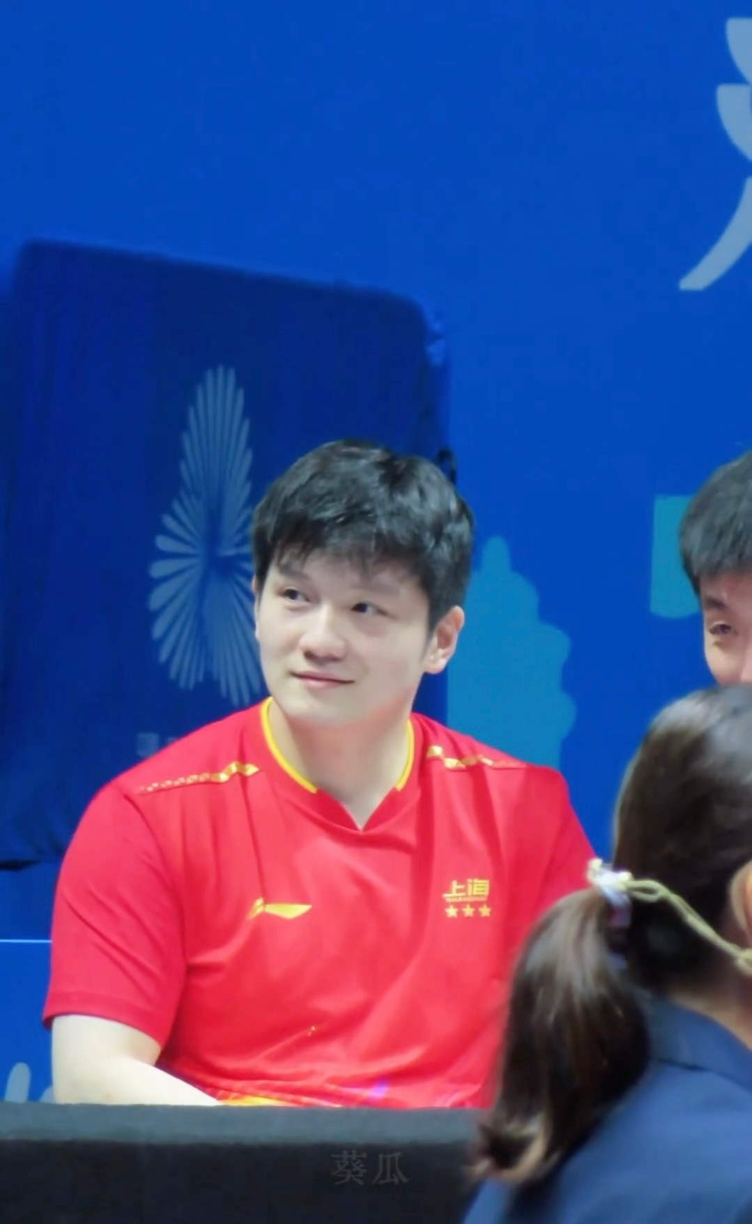 今日份小核桃，好可爱呀，笑起来皱皱巴巴的很萌 