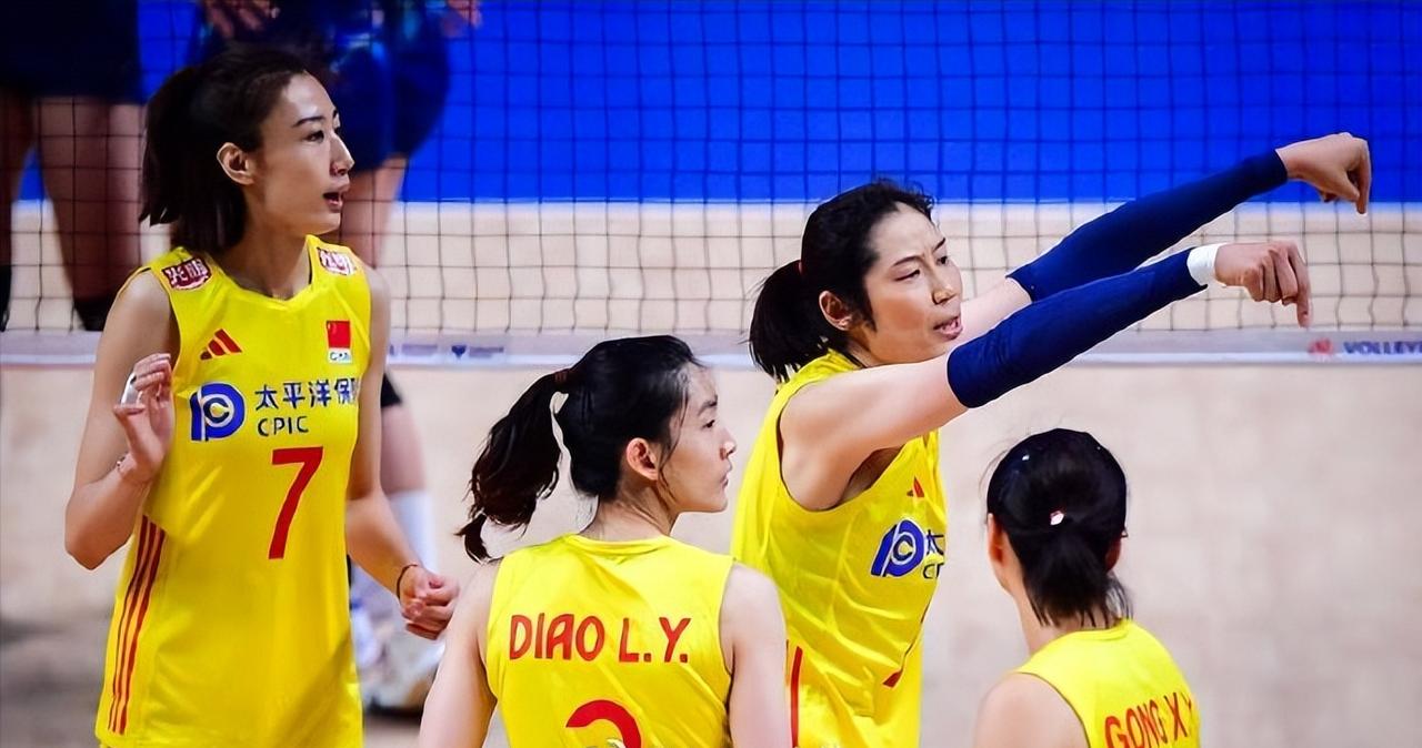 世界女排联赛第二周中国澳门站，中国女排以3-0（25-23、25-17、25-1