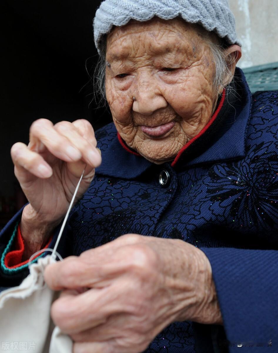 “行了东风，才使得了西雨。”左邻右舍谈及牛阿姨的为人处事，都如是说。
 
今年8