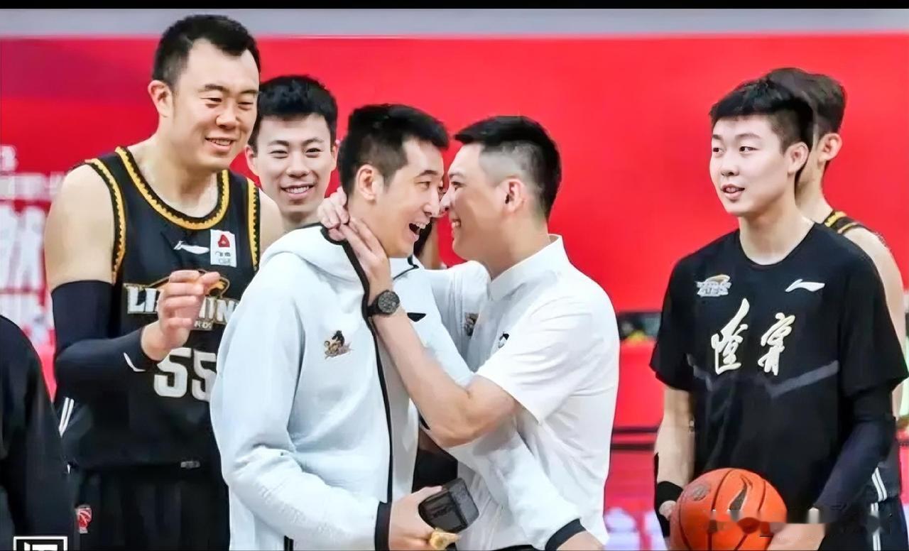 这个成绩没法交代，辽宁队果断换帅，刘志轩火线上任接过重任。
据知名媒体人导演爆料