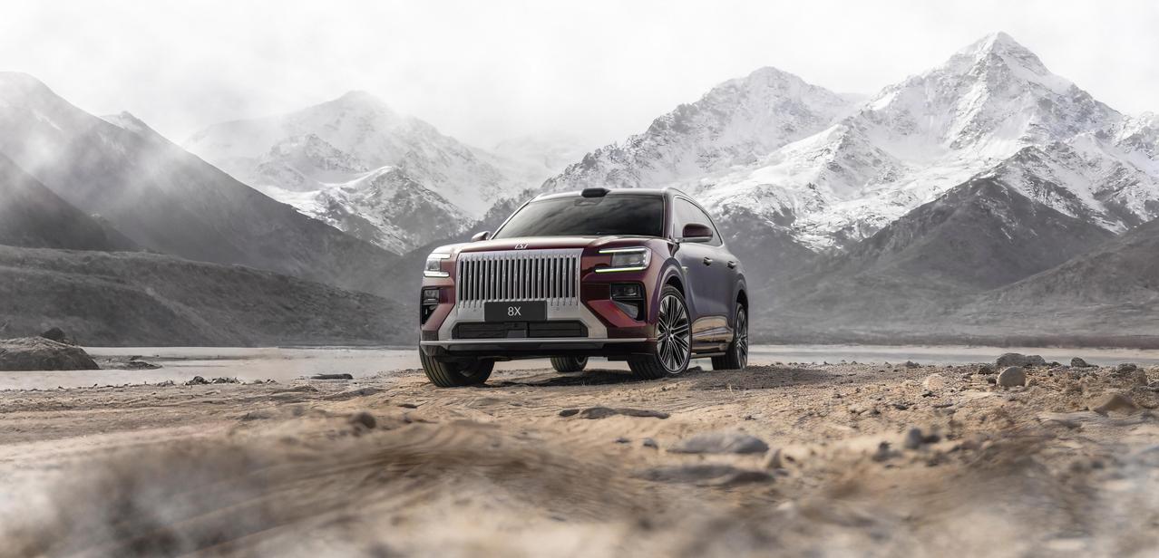 极氪 8X 就是混动 SUV 里的 “性能怪物”，骨子里全是狠活！900V 高压