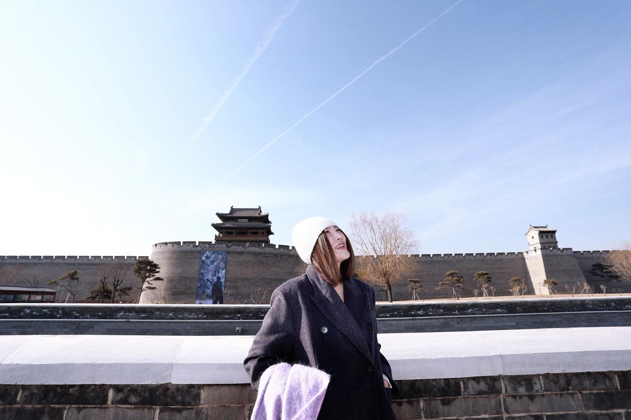 太原人像摄影约拍跟拍太原古县城冬日人像原创原图直出照片