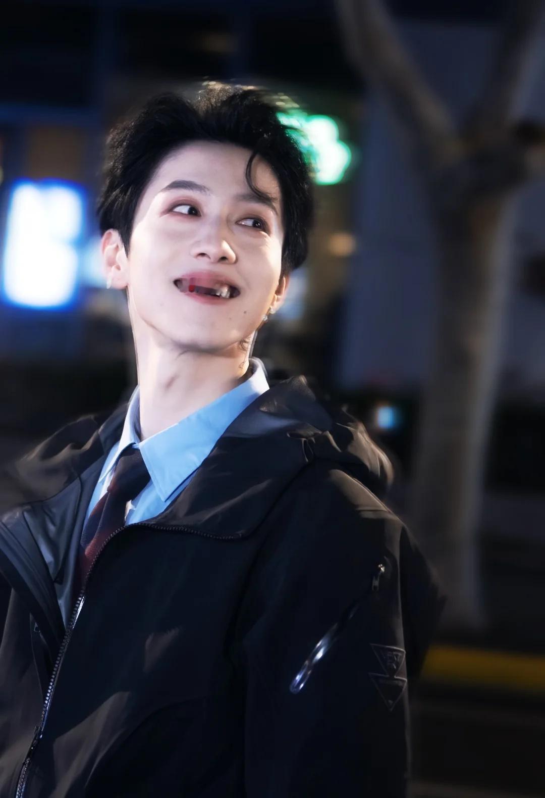 环人广最适合街拍的男子
喜欢笑得意气风发的沙拉酱
标题仅代表个人🧎
	
邵立君