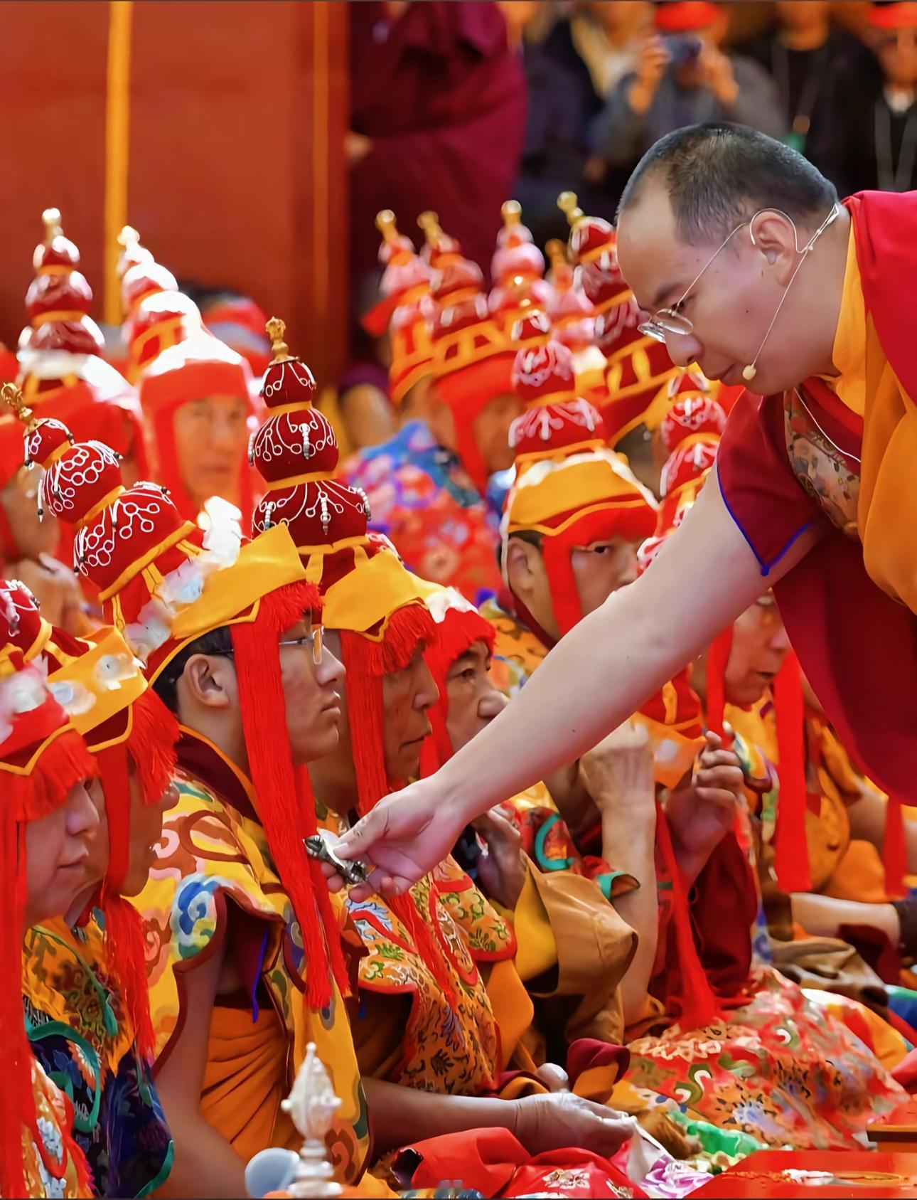 第十一世班禅额尔德尼·确吉杰布是中国政府批准认定的藏传佛教格鲁派第十一世班禅转世