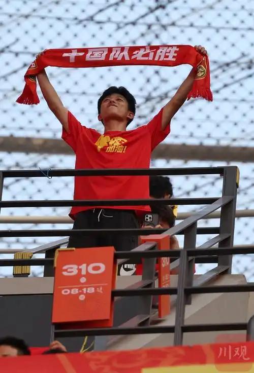 亚运会开幕式上，全场座位空了三分之一，转播收视暴跌，赞助商连夜要求退款——这不是
