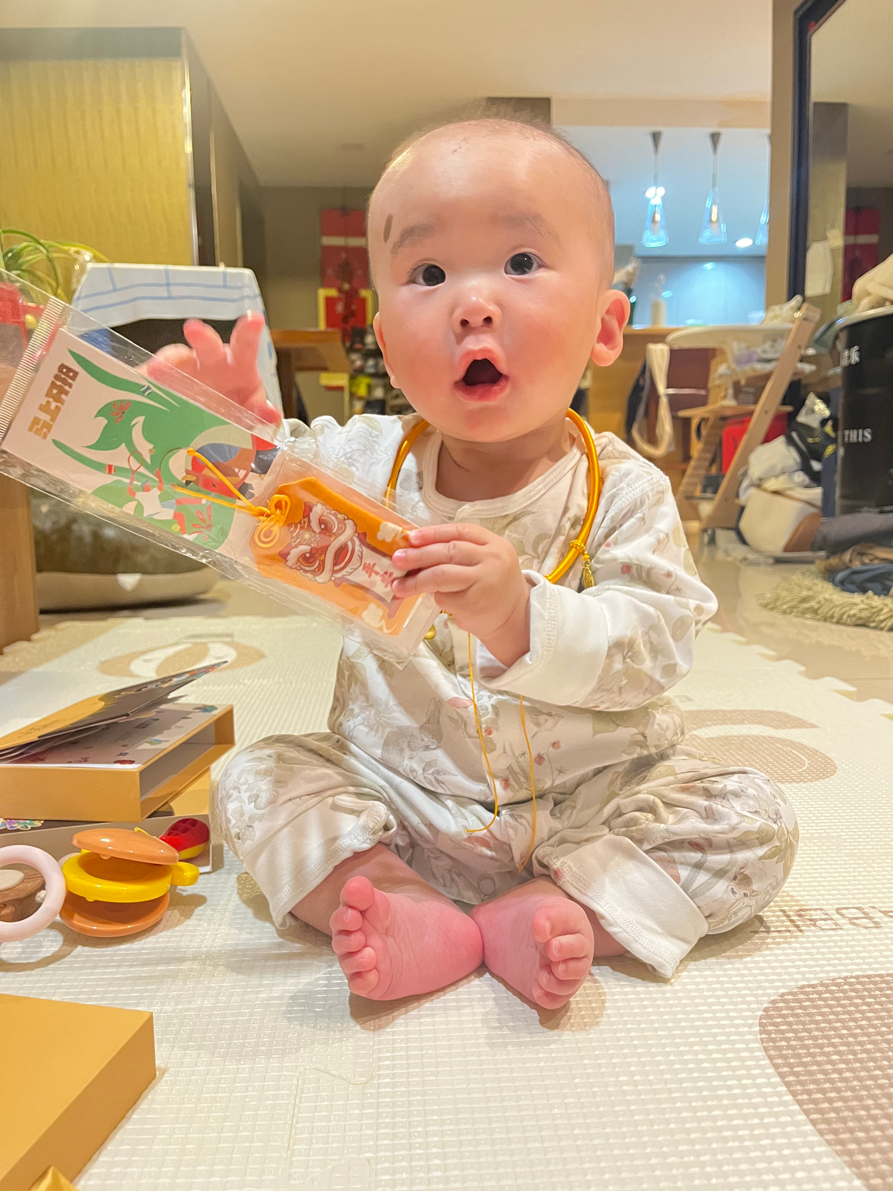 一不当心养出一个佛系少年。小名兜兜，大名我心，法名我该给他取个啥呢一起陪陈兜兜长