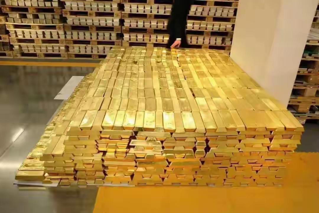 黄金真是个问题，我不买吧，他涨！我买了我害怕他把我套里！算了！不买了！让那些持有