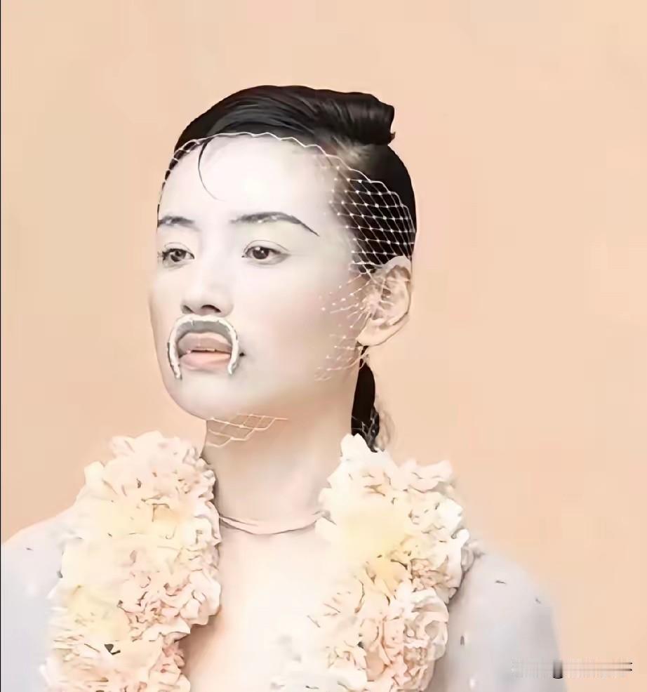 有时候挺佩服董洁
明明挺努力的一个女人
 每次努力之后的终点站
基本上就是清空路