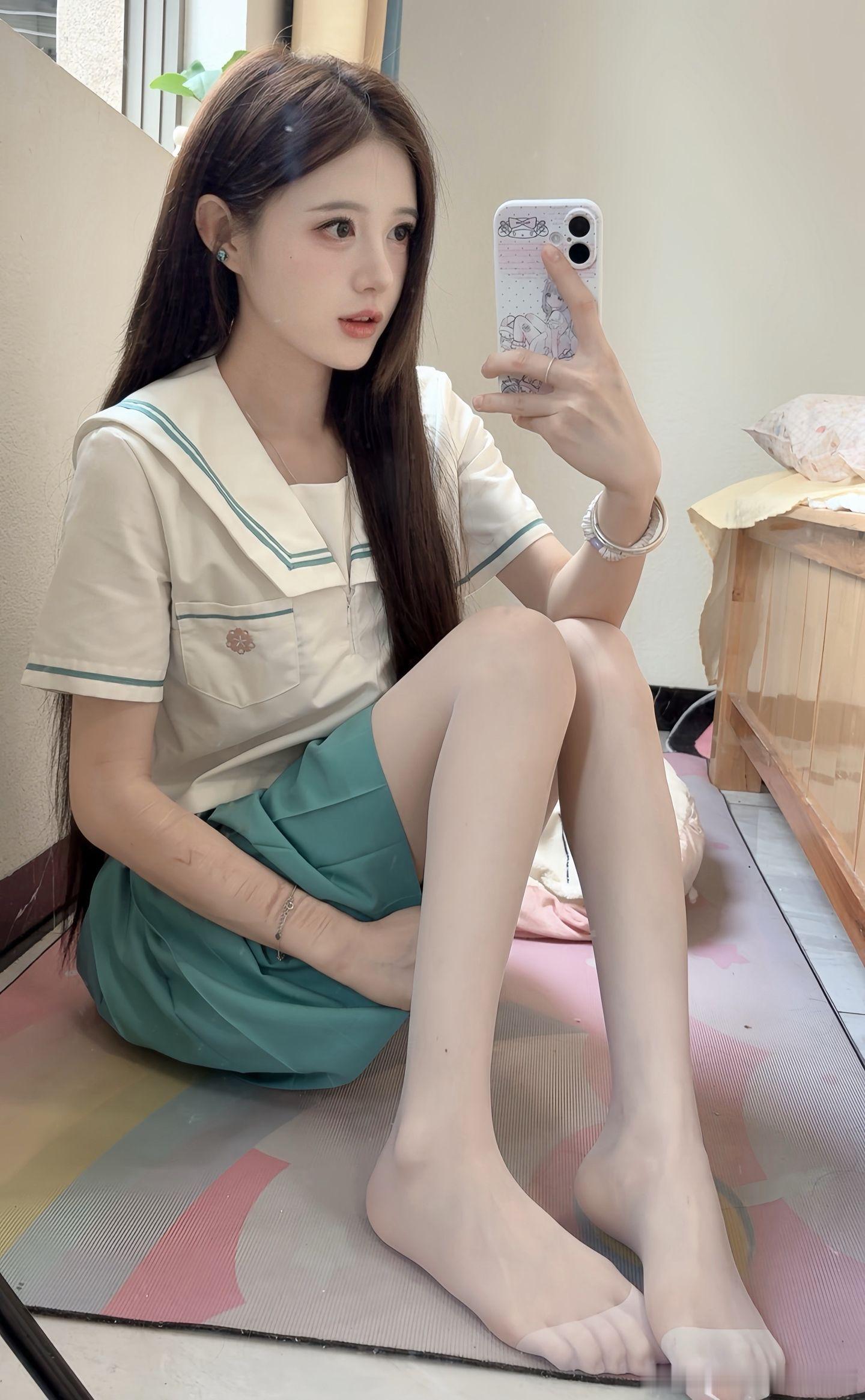 瘦瘦的穿丝袜不好看吗？ 