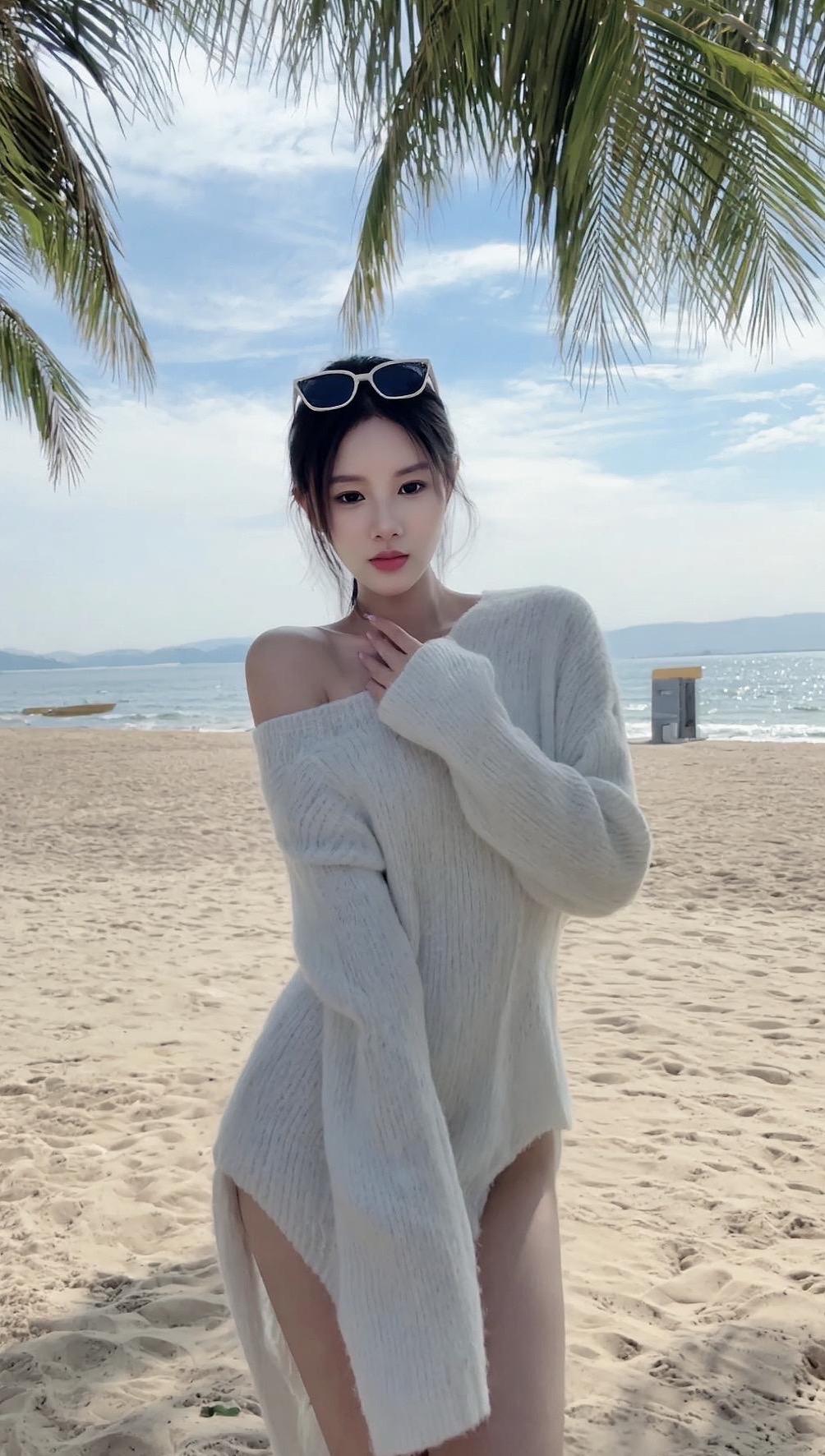 海边拍照 比基尼泳装