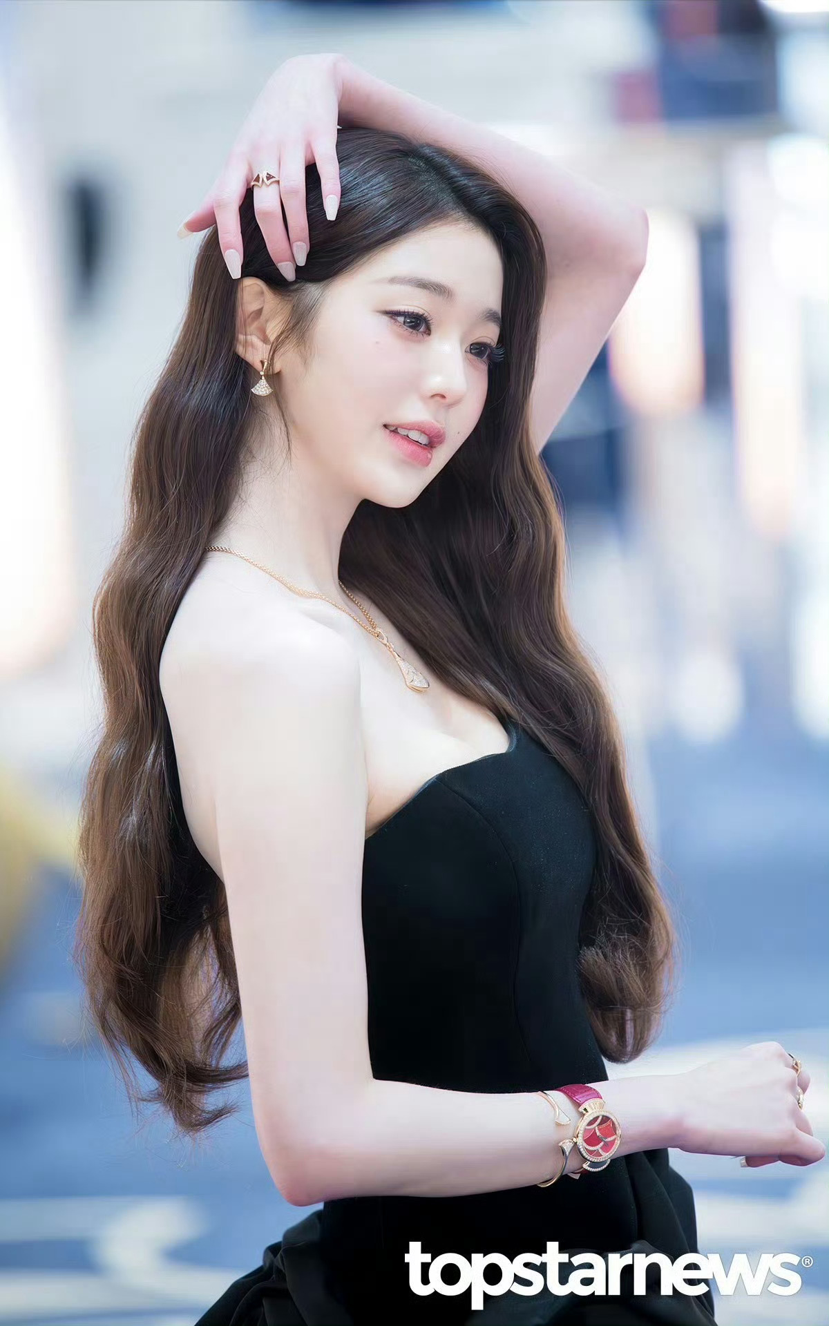 张元英宝格丽活动生图新的一天🔛先来看组张元英美照，养养眼