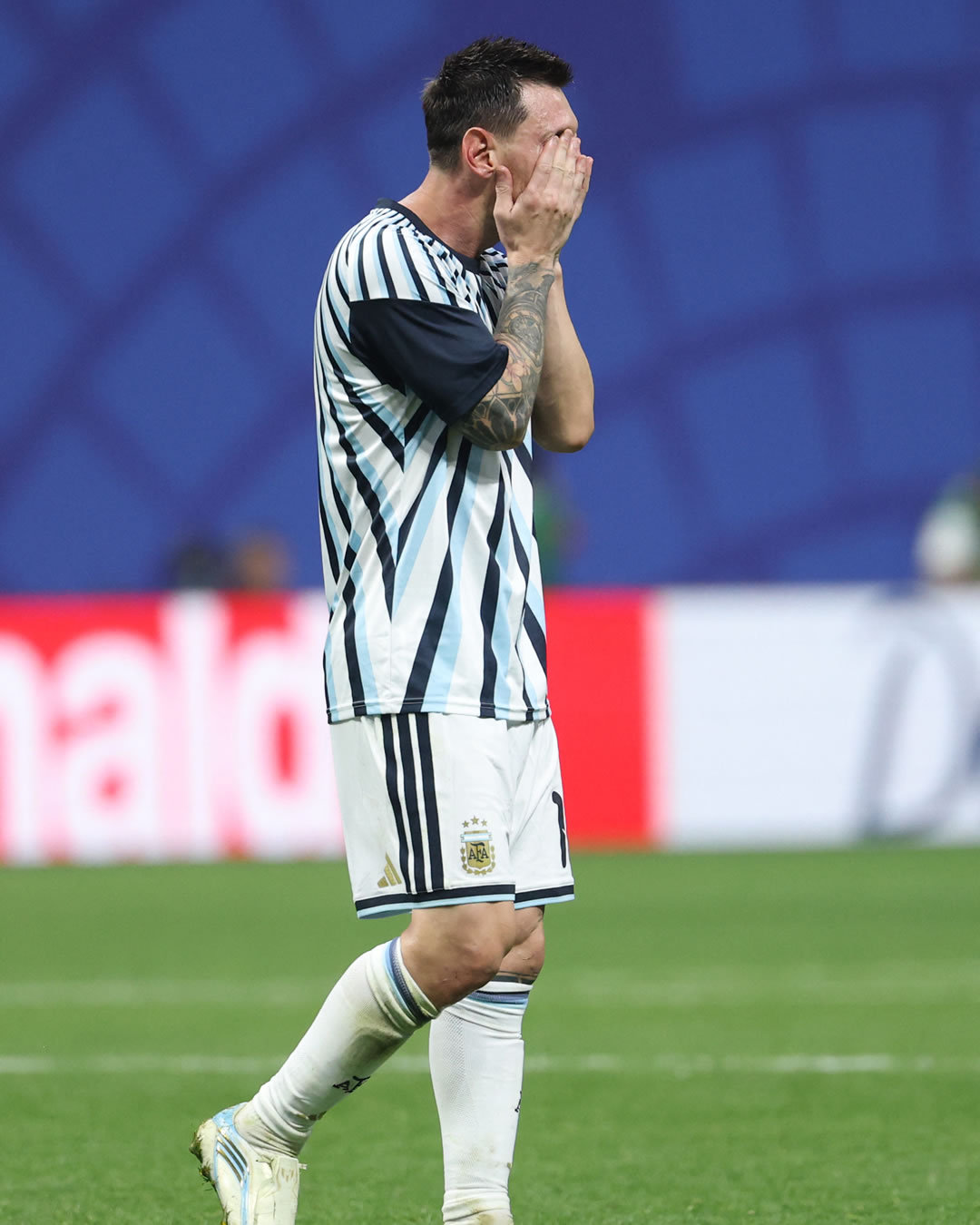 📌Opta：在过去两届FIFA世界杯中，只有两名球员完成了20次以上的成功过人