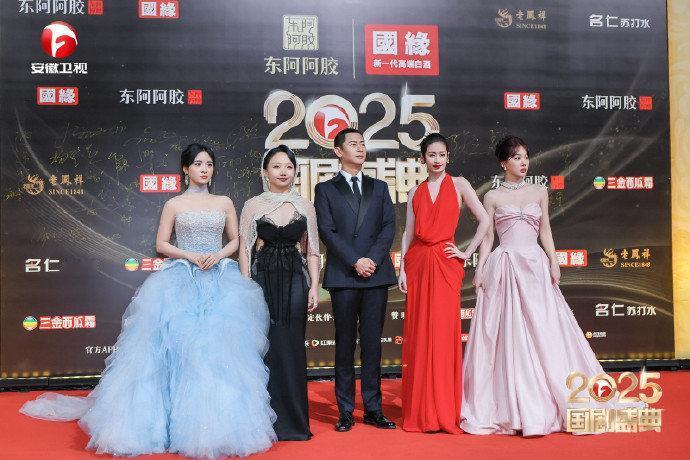 沈月@沈月 、徐梦洁@徐梦洁 、李健@演员李健 、颖儿@颖儿Yinger 、李嘉