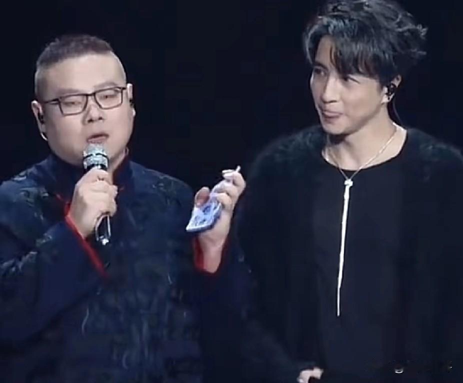 岳云鹏郑州演唱会又圆满结束了，这两天抖音又被郑州演唱会的视频刷屏了。

既喜欢岳
