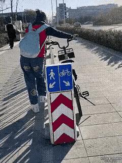 我要是孩子父母就趁早再要一个～[呲牙][呲牙][呲牙]