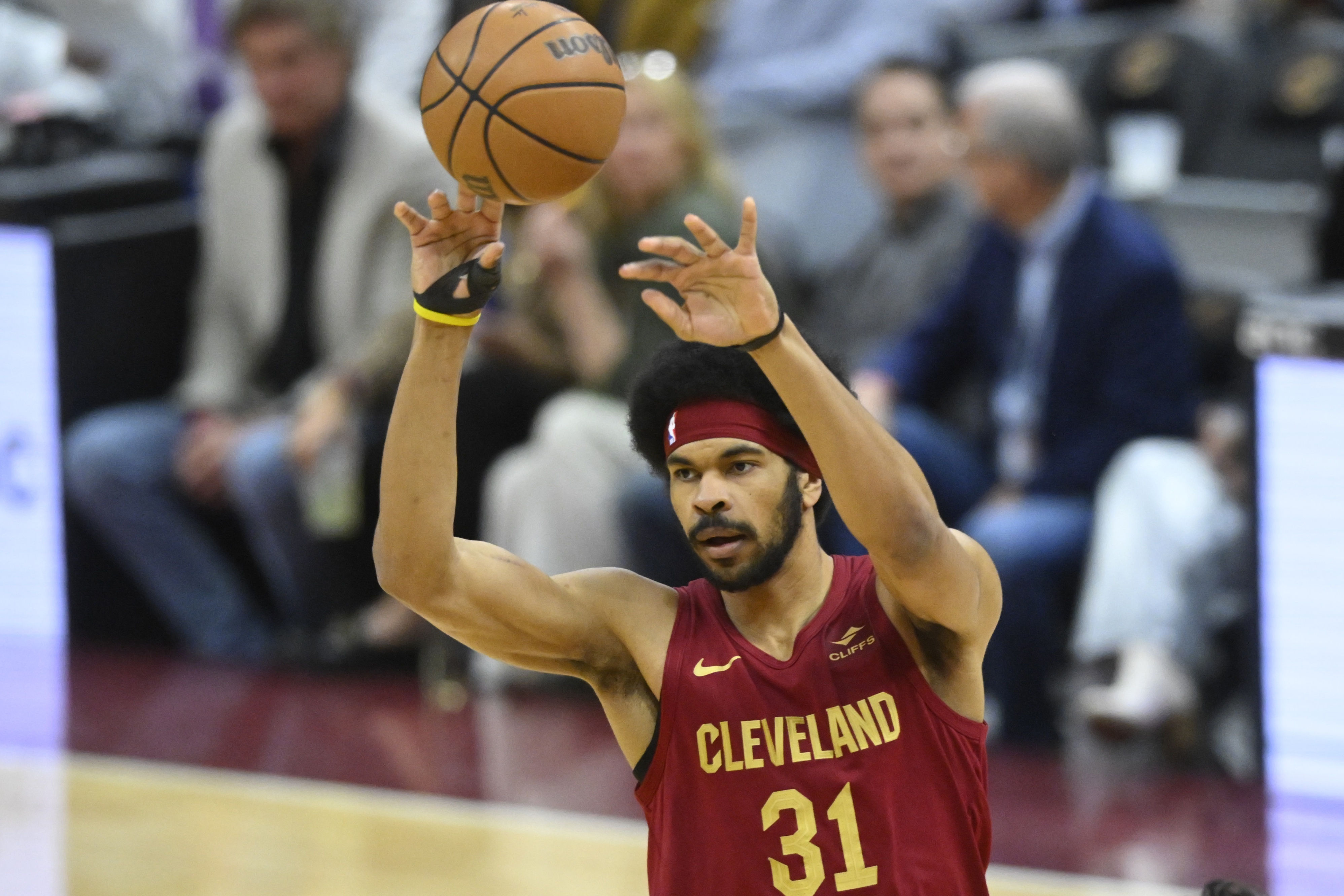 5年1.31亿！阿伦三年9100万提前续约骑士#骑士续约阿伦##骑士##贾勒特阿