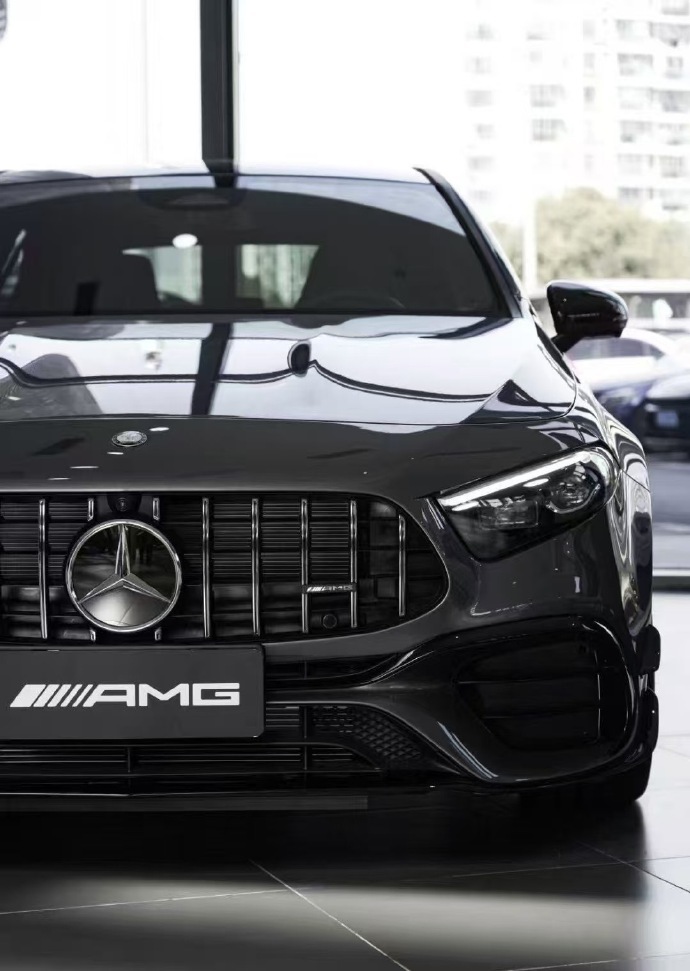 燃油车的魅力依旧存在！降档的回火声是电车那滋滋声永远无法企及的存在！尤其是这么一