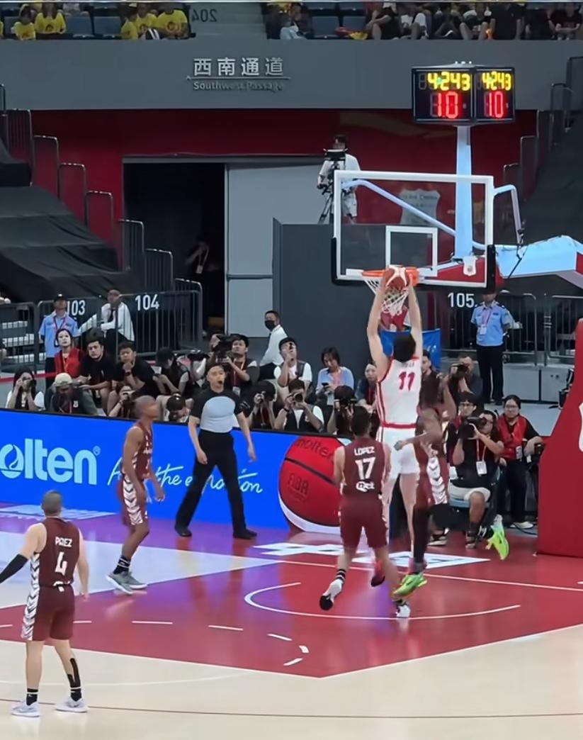 NBA板凳镀金VS西乙主力练级：杨瀚森和余嘉豪，到底谁才算真涨球？

    很